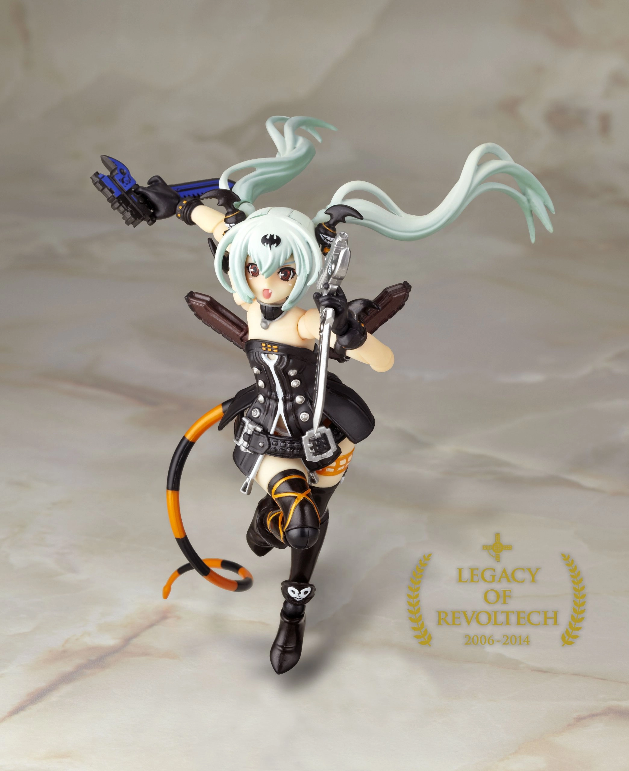 クイーンゲイト　レガシーオブリボルテック　アリス　フィギュア Amazon.co.jp: リボルテック クイーンズゲイト アリスブースト版